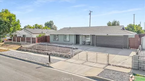 806 S Sandalwood Ave, Bloomington, CA 92316