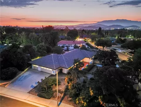 1560 Via Tioga, Riverside, CA 92506