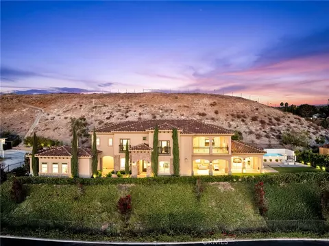 5662 Royal Ridge Ct, Riverside, CA 92506
