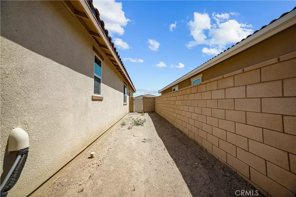 Exterior - 11762 Far Hills Ln, Victorville, CA 92392 photo 2 of 2
