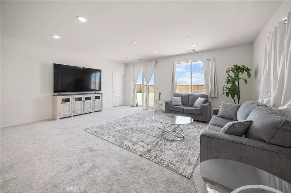 Other - 11762 Far Hills Ln, Victorville, CA 92392 photo 4 of 9