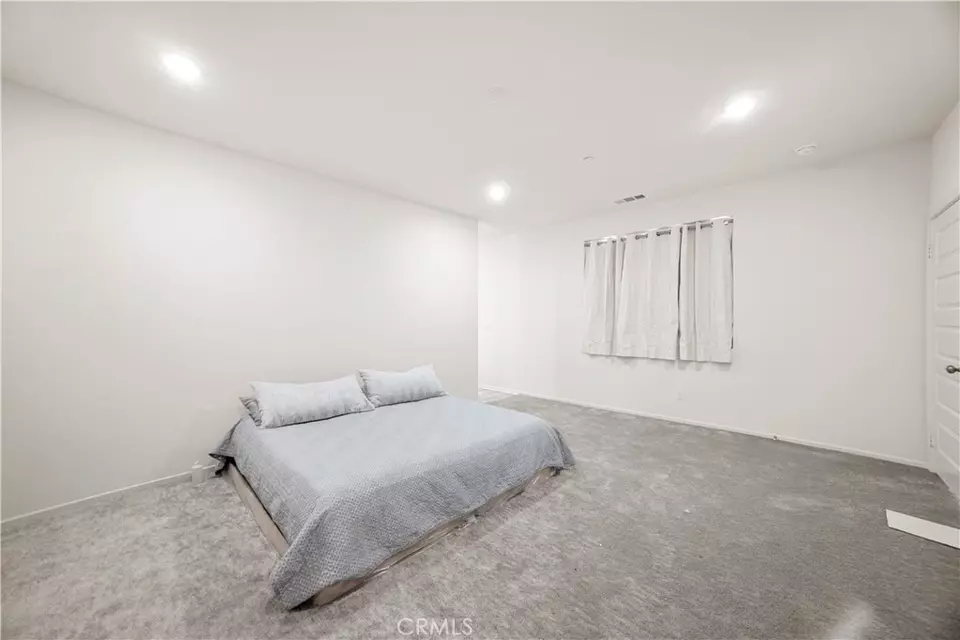 Bedroom - 11762 Far Hills Ln, Victorville, CA 92392 photo 4 of 4