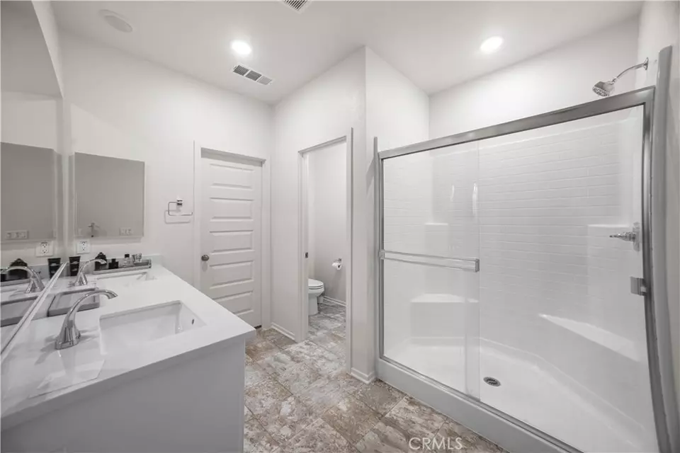 Entry Way - 11762 Far Hills Ln, Victorville, CA 92392 photo 5 of 6