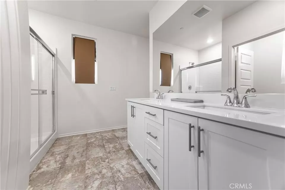Entry Way - 11762 Far Hills Ln, Victorville, CA 92392 photo 6 of 6