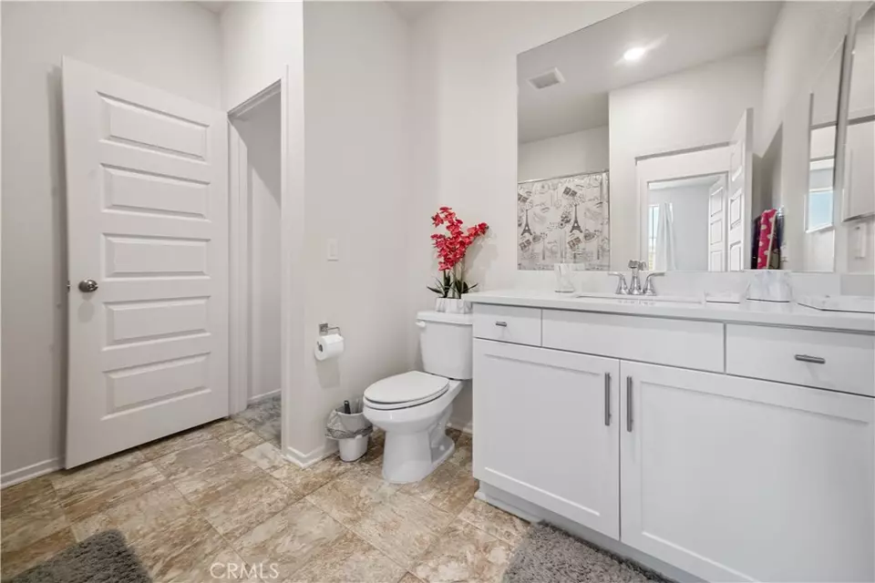 Entry Way - 11762 Far Hills Ln, Victorville, CA 92392 photo 4 of 6