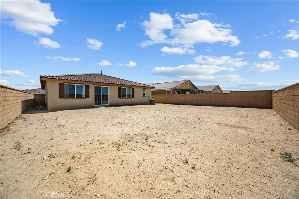 Exterior - 11762 Far Hills Ln, Victorville, CA 92392 photo 1 of 2