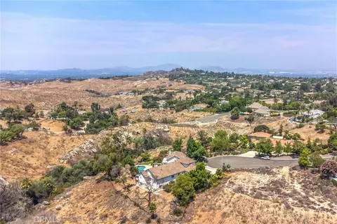 View/Area - 6966 Ranch View Rd, Riverside, CA 92506 photo 4 of 7