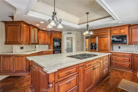 Kitchen - 6966 Ranch View Rd, Riverside, CA 92506 photo 2 of 6