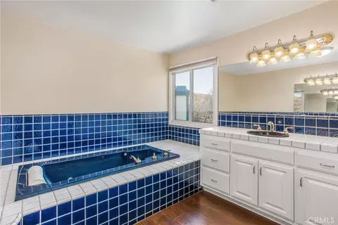 Bath - 6966 Ranch View Rd, Riverside, CA 92506 photo 6 of 7