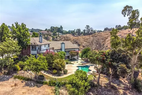 View/Area - 6966 Ranch View Rd, Riverside, CA 92506 photo 6 of 7