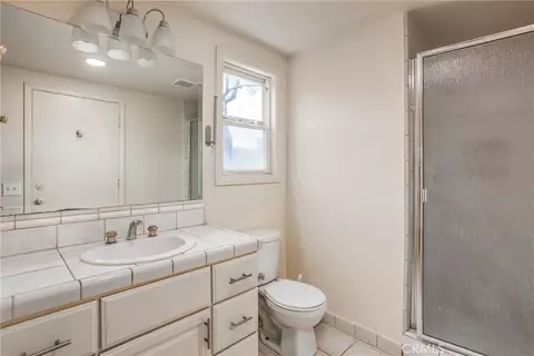 Bath - 6966 Ranch View Rd, Riverside, CA 92506 photo 7 of 7