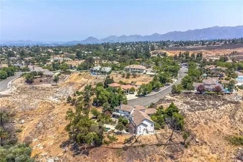 View/Area - 6966 Ranch View Rd, Riverside, CA 92506 photo 5 of 7