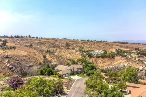 View/Area - 6966 Ranch View Rd, Riverside, CA 92506 photo 2 of 7