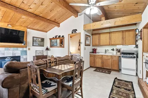 650 San Bernardino Ave, Sugarloaf, CA 92386