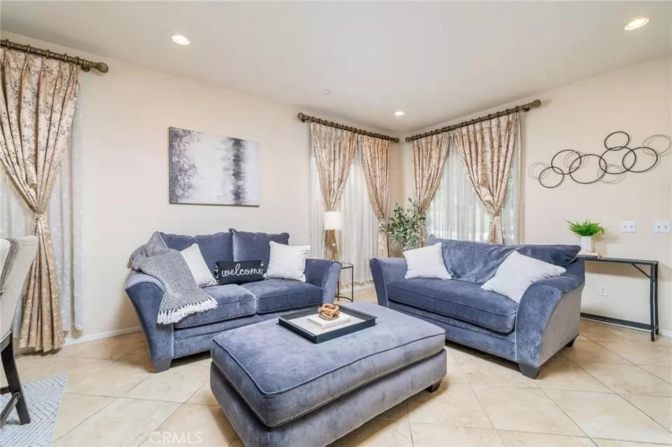 Living - 1611 Gilliam Ct, Riverside, CA 92501 photo 1 of 3