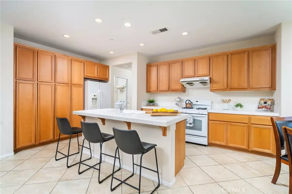 Kitchen - 1611 Gilliam Ct, Riverside, CA 92501 photo 2 of 4