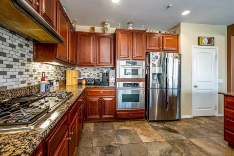 Kitchen - 18668 Alderbrook Dr, Riverside, CA 92508 photo 4 of 5