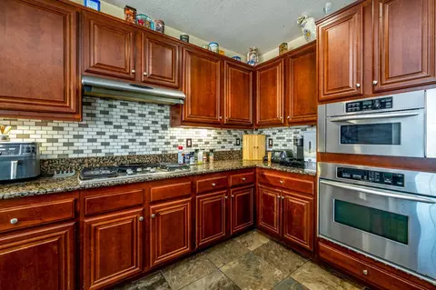 Kitchen - 18668 Alderbrook Dr, Riverside, CA 92508 photo 3 of 5