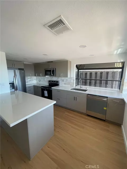 752 Galaxy Heights Dr, La Canada Flintridge, CA 91011