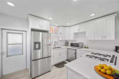 17086 Esperanza Dr, Perris, CA 92570 photo 2