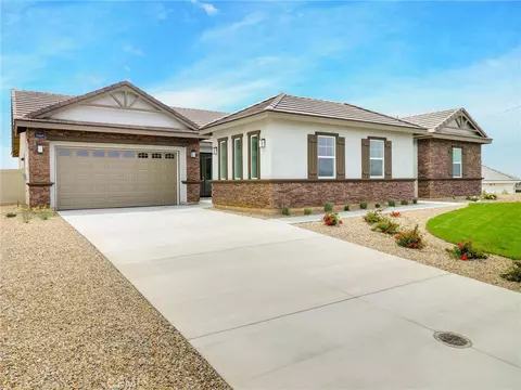 35883 Wildwood Crest Dr, Yucaipa, CA 92399