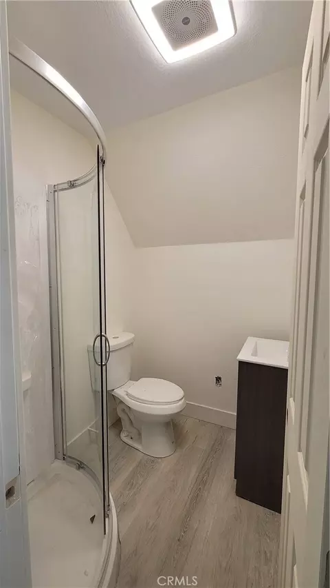 Bath - 576 S Marlowe Dr, Big Bear City, CA 92314 photo 2 of 2