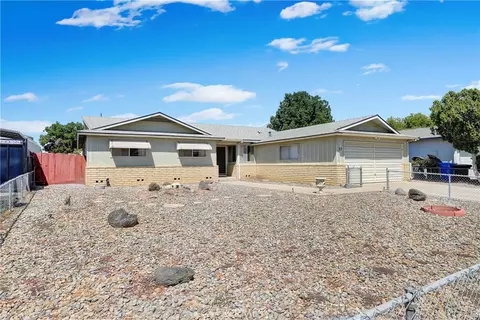 37 S Olive St, Lemoore, CA 93245