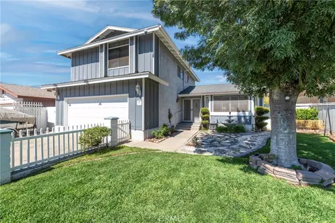 949 Dolly Dr, Lake Elsinore, CA 92530