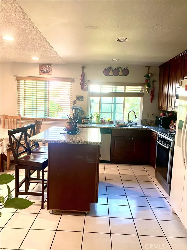 Kitchen - 1949 S Palm Pl, Ontario, CA 91762 photo 4 of 4