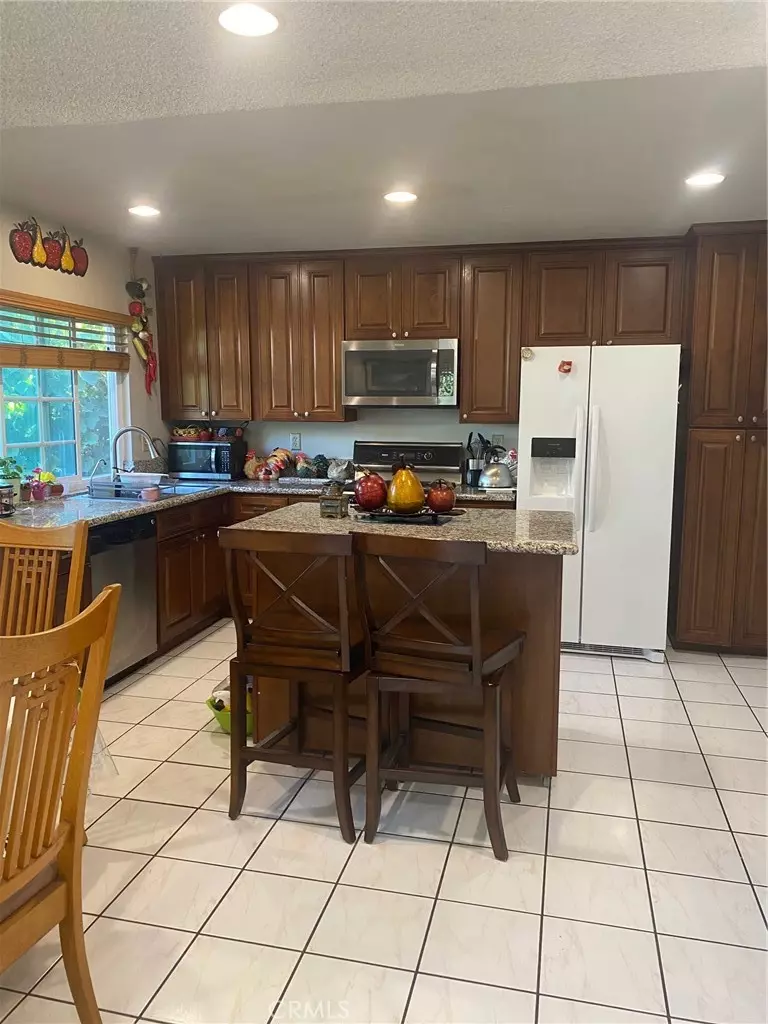 Kitchen - 1949 S Palm Pl, Ontario, CA 91762 photo 2 of 4