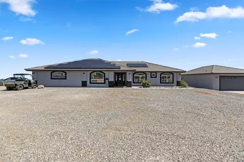 7122 Braceo St, Oak Hills, CA 92344