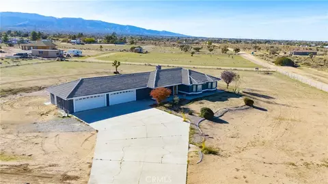 6895 Coyote Rd, Phelan, CA 92371