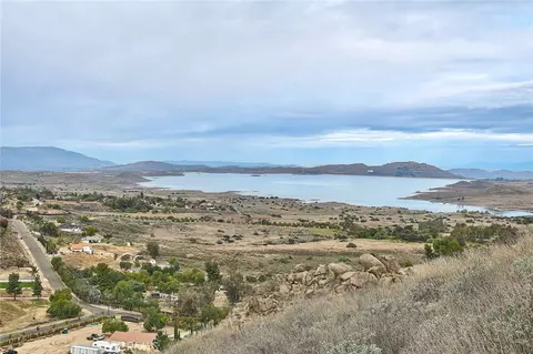 20653 Mustang Ct, Lake Mathews, CA 92570