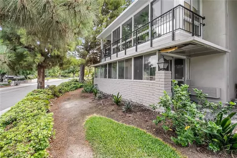 2277 W Via Mariposa W #B, Laguna Woods, CA 92637