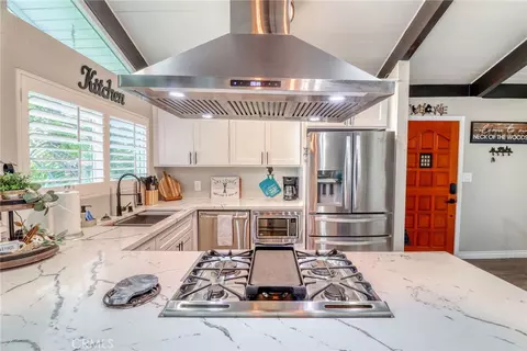 Kitchen - 26669 State Highway 189, Twin Peaks, CA 92391 photo 4 of 8