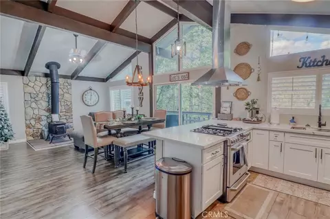 Kitchen - 26669 State Highway 189, Twin Peaks, CA 92391 photo 1 of 8