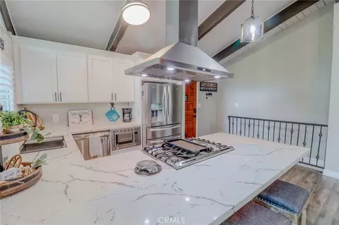 Kitchen - 26669 State Highway 189, Twin Peaks, CA 92391 photo 5 of 8
