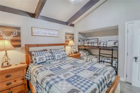 Bedroom - 26669 State Highway 189, Twin Peaks, CA 92391 photo 3 of 8