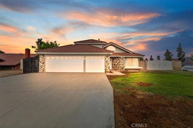 1123 Tolkien, Riverside, CA 92506 | MLS# IV25239785 | 49 Photos - Movoto