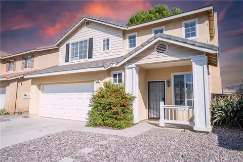 323 Camden Ct, Corona, CA 92879