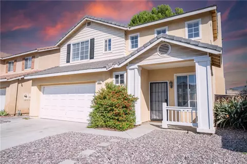 323 Camden Ct, Corona, CA 92879