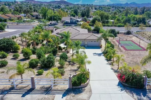 View/Area - 17715 Timberview, Riverside, CA 92504 photo 7 of 11
