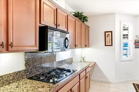 Kitchen - 17715 Timberview, Riverside, CA 92504 photo 5 of 7