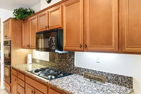Kitchen - 17715 Timberview, Riverside, CA 92504 photo 6 of 7