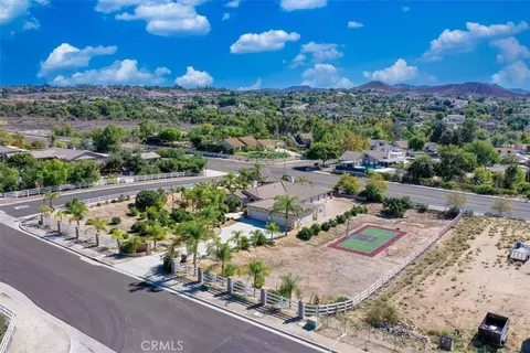 View/Area - 17715 Timberview, Riverside, CA 92504 photo 3 of 11