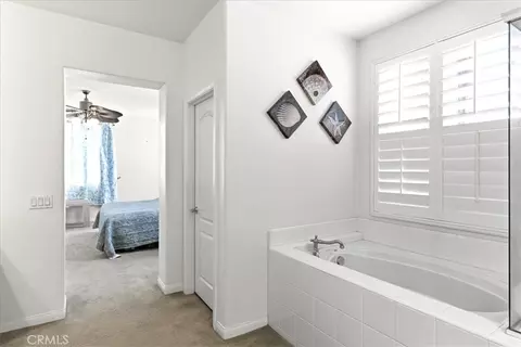 Bath - 17715 Timberview, Riverside, CA 92504 photo 6 of 7