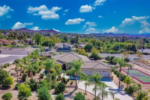 View/Area - 17715 Timberview, Riverside, CA 92504 photo 2 of 11