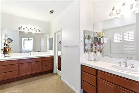 Bath - 17715 Timberview, Riverside, CA 92504 photo 5 of 7
