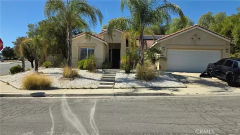 31600 Saddle Ridge Dr NE, Lake Elsinore, CA 92532