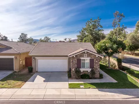 241 Carner Ln, Hemet, CA 92545